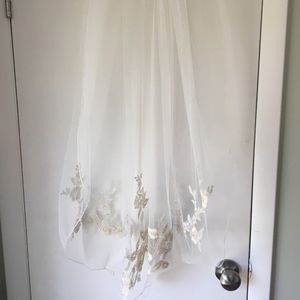BNWT bridal veil